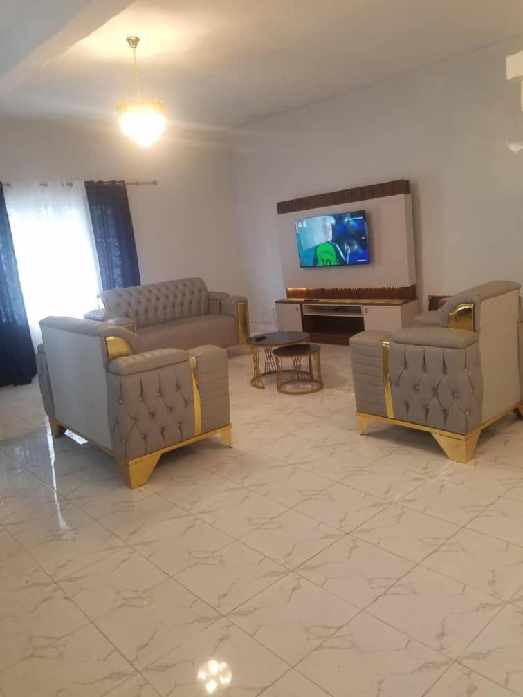 Hotel R & S Guests House Limbe Exterior foto